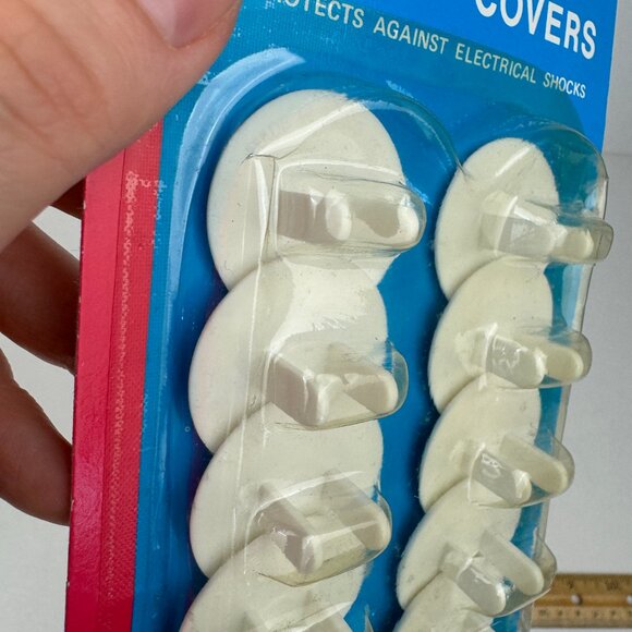 Vtg Sealed Baby 2 Prong Outlet Covers Plastic Hong Kong 12 in Pack White Prop - Picture 7 of 12
